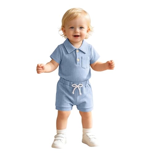 Ensemble barboteuse bébé pour les sorties d'été avec short et chemise légère