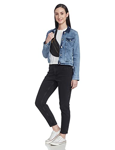 Image of Max Women's Textured Standard Length Denim Jacket With Flap Pockets