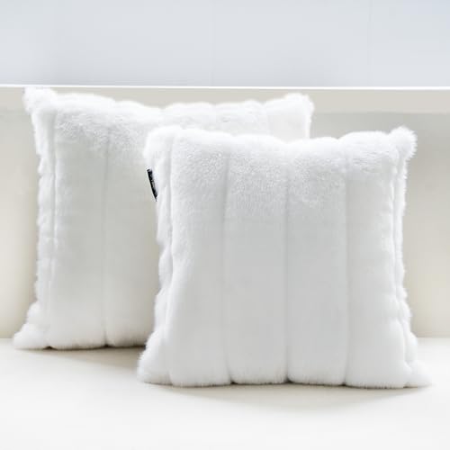 inchgrass Housses de Coussin Décoratif Blanc en Fausse Fourrure 45x45 cm - Lot de 2 Housses Luxe Duveteuses et Ultra Douces pour Canapé & Lit, Housses Déco...