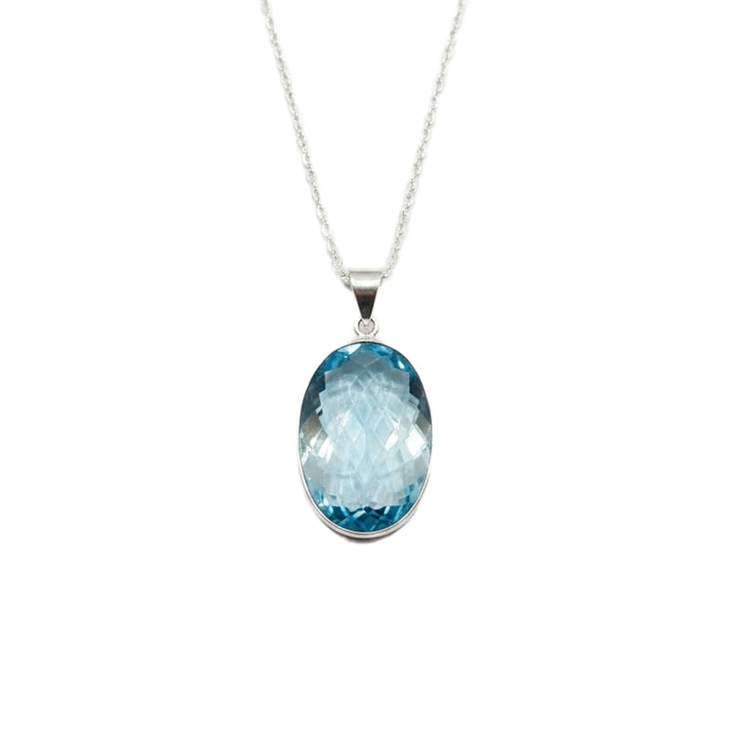 Pendentif en quartz bleu naturel, le cadeau idéal pour marquer les esprits