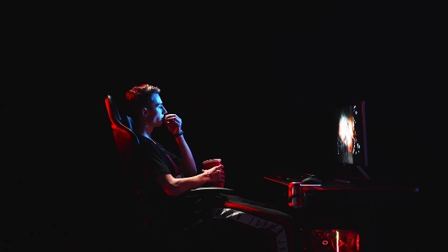 Gaming Chair,High Back Ergonomic Racing Gamer Chair with Lumbar Support and Headrest,Girl Computer Desk Chair with Height Adjustable(Purple)