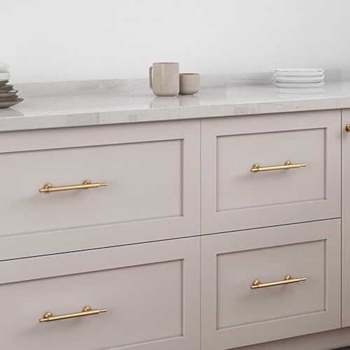 Boutons de porte de cuisine en laiton doré pour relooker un meuble chic