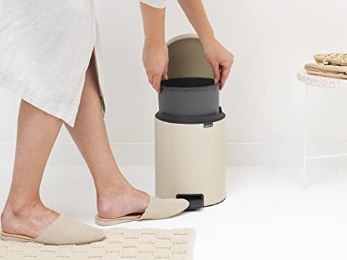 Caneca de basura Brabantia New Icon Step 1.3 gal Beige miniatura 6