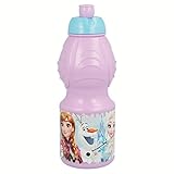Botella infantil reutilizable con la que los más pequeños podrán beber cómodamente gracias a su forma ergonómica, su Tapón anti-goteo y su banda Anti-deslizamiento. Disponible en una gran variedad de originales diseños basados en algunos de los personajes más famosos del mundo del cine y la televisión. Una botella ideal para que los niños estén siempre hidratados en sus excursiones fuera de casa. Características: - Capacidad: 400 Ml. - Libre de BPA - Anti-goteo - Anti-deslizamiento - Fácil de l