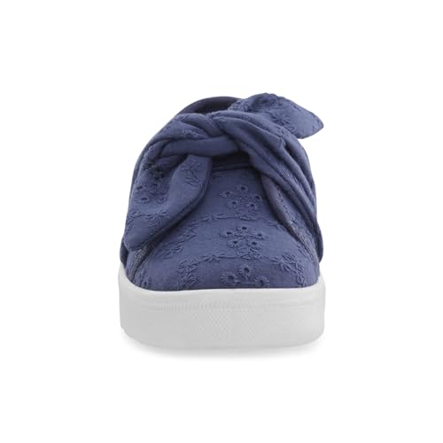 Zapatos Niño, Imagen adicional