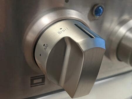 Close-up of a stainless steel control knob on the FORTE FGR366BSS