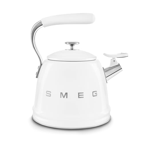 Smeg, Bouilloire SIfflante WKF01WH, en Acier Inoxydable, Capacité 2,3 L, Couvercle Amovible et Bec Doseur, Compatible avec Induction, Blanc