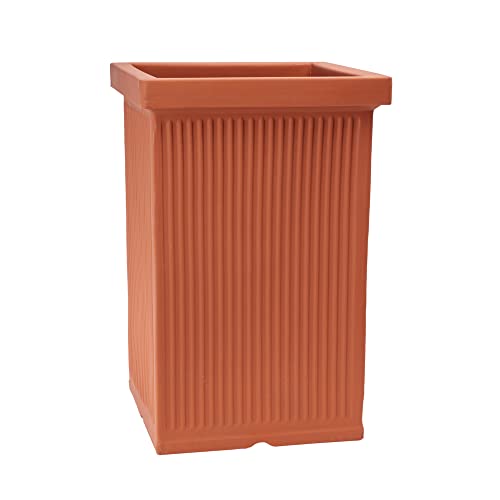 Il vero MADE IN ITALY: Vaso in polietilene (comunemente chiamata resina) 100% riciclabile prodotto tramite tecnologia rotazionale e rifinito a mano, curato nei minimi dettagli da professionisti. ROBUSTO, INFRANGIBILE, resistente agli urti e al tempo stesso LEGGERO, MANEGGEVOLE E facile da spostare / antimuffa / NON richiede manutenzione ed è facilmente LAVABILE