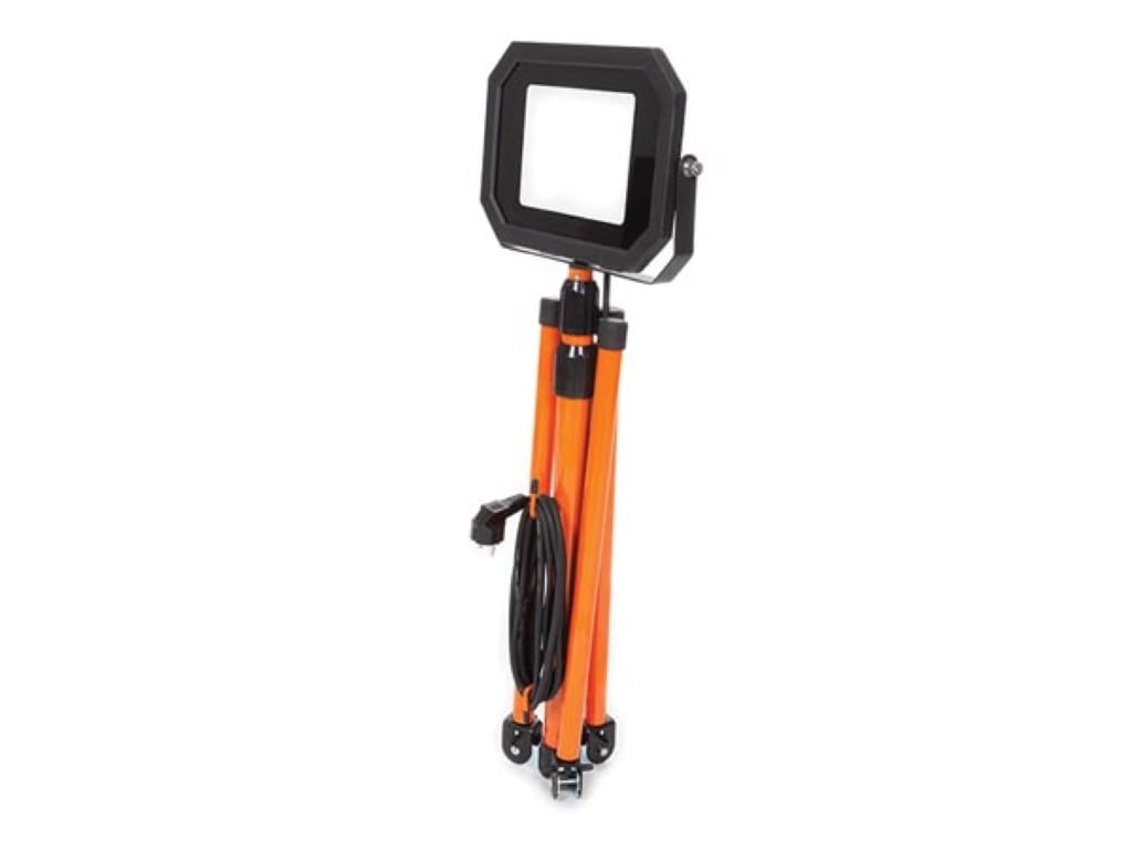 Proyector portátil led sobre trípode – 50 w – 4000 k – cable de 5 m