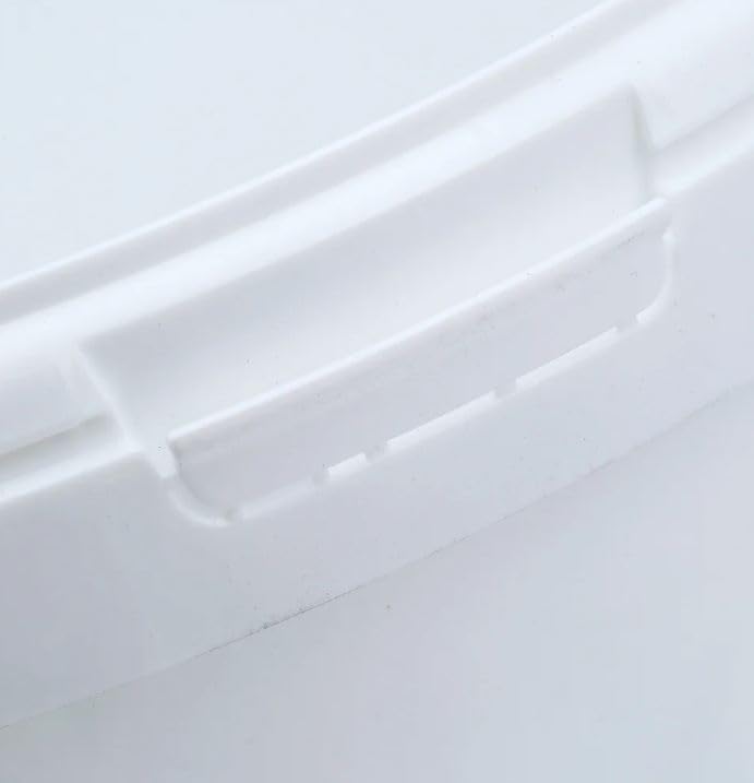 Białe okrągłe wiadro 5 x 30 l z pokrywką i metalowym uchwytem