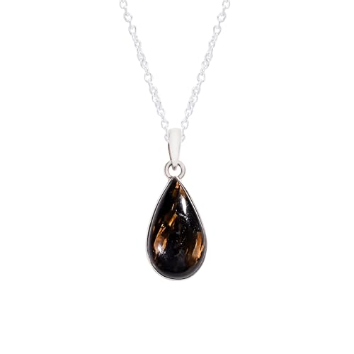 NANDARANI Greenland Nuummite Pendant Necklace with 18