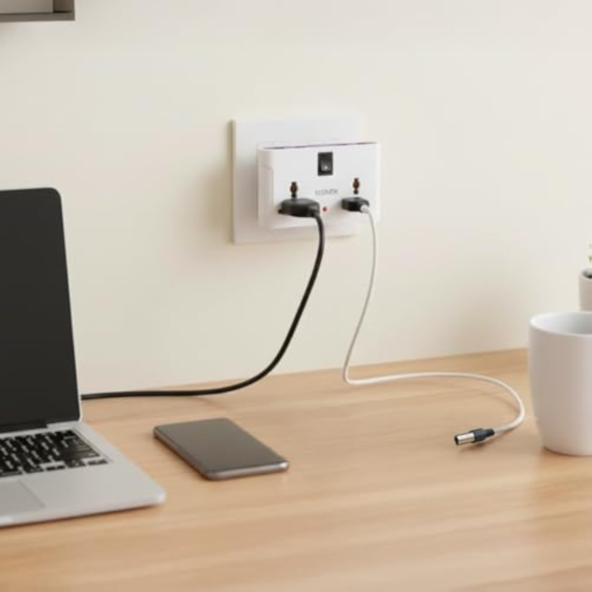 4 Way Multiplug 6A Compact Power Distribution