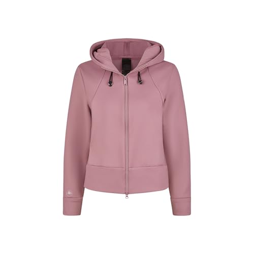 Veste polaire Pikeur aux écuries par temps de gel hivernal