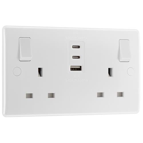 BG Electrical 30W Double Switched Power Wall Plug Socket with Fast Charge 1 Type A and 2 Type C USB Charging Ports Round Edge Nexus 800 Series White Moulded 13A 822UACC30