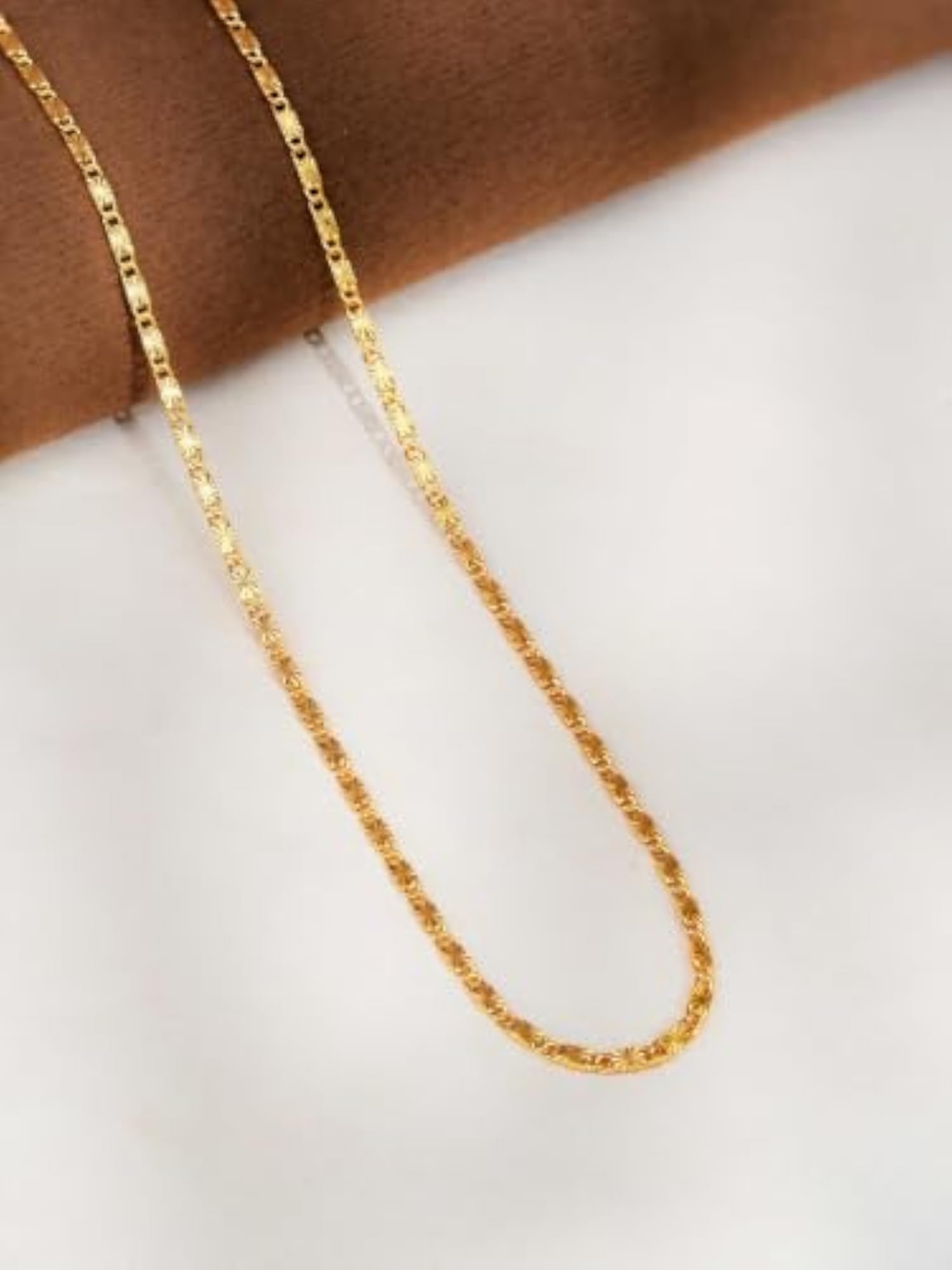 Stylish Plated Luxe Lightweight Daily Wear Chain Necklace