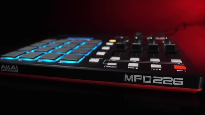 ☆AKAI Professional MPD218 / USB - MIDIパッドコントローラー ☆新品