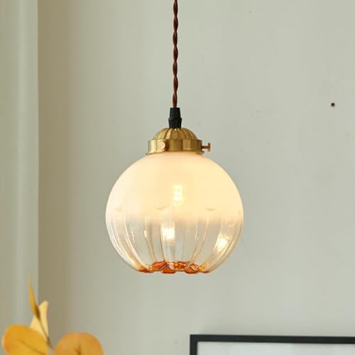 Plafonnier vintage pour illuminer chaleureusement votre salle à manger