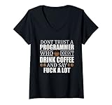 Divertido meme de programador que dice "Don't Trust A Programmer Who Doesn't Drink Coffee and Swear A Lot" ropa de codificación para geek de computadora, programador de computadora, desarrollador de software, codificador o un estudiante de TI.
