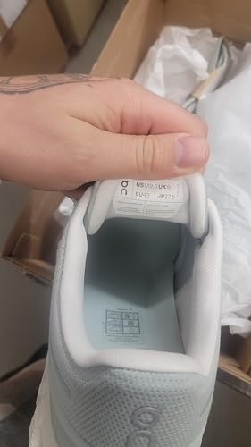 Image of On Men's Cloud 6 Sneakers