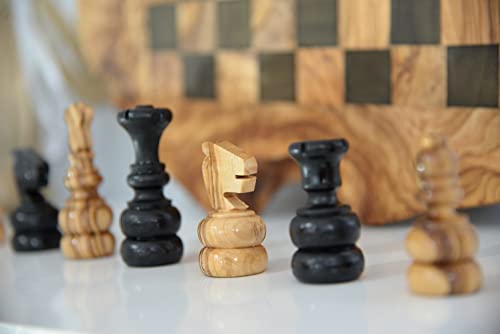 Set di scacchi in legno di ulivo di medie