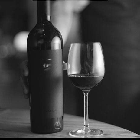 Caixa Fechada - Vinho Argentino Alma Negra - 6 unidades