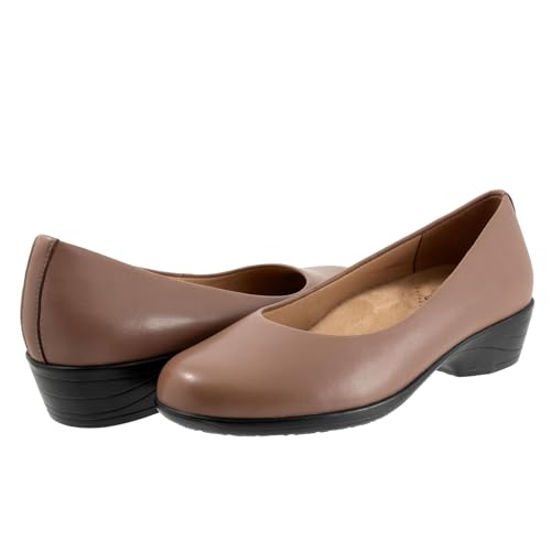 Trotters Women's Rozalin Loafer Flat