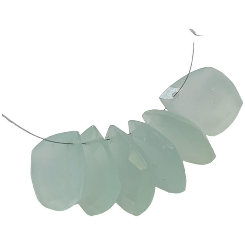 Calcédoine bleu aqua forée fantaisie pour créer vos parures d'été et bijoux de plage