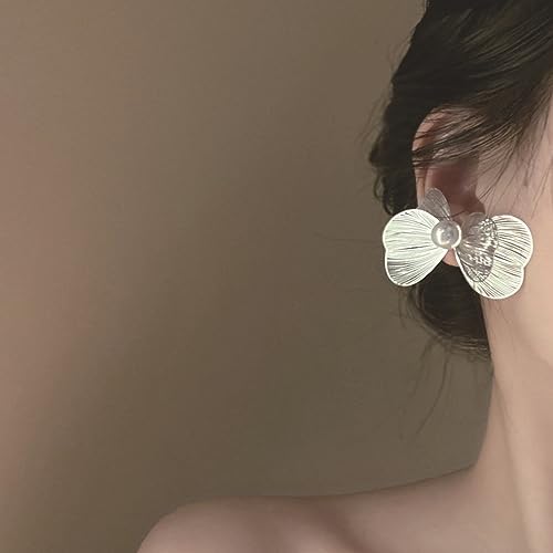 White Flower Statement Earrings Boho Stud Large Metal Pearl Earrings Layered Petal Personalized Earrings Handmade Summer Beach Jewelry4