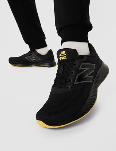 Image of New Balance Men EVOI Running Shoes