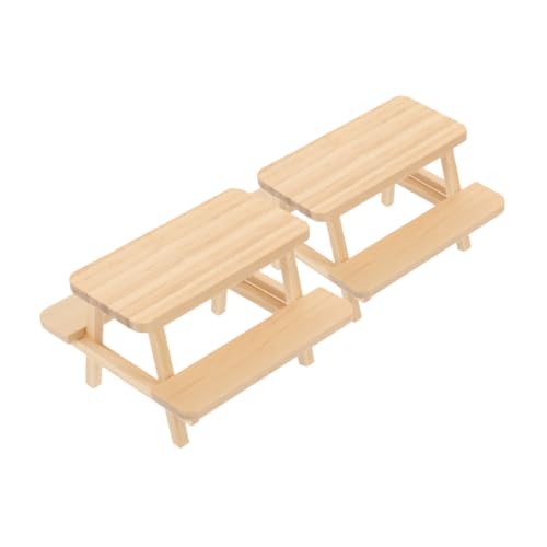 Banc en bois brut miniature pour meubler un jardin de maison de poupee
