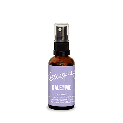 Kale and Me Lavendel Kissenspray zum Einschlafen, Raumduft und Duftspray fürs Kopfkissen, Lavendelspray als Einschlafhilfe, Sleep Spray für eine gute Nacht, Beruhigendes Einschlafspray, 50ml Cover