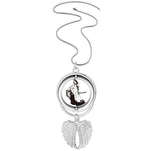 Collier pendentif ailes d'ange et motif de kimono japonais noir pour femme
