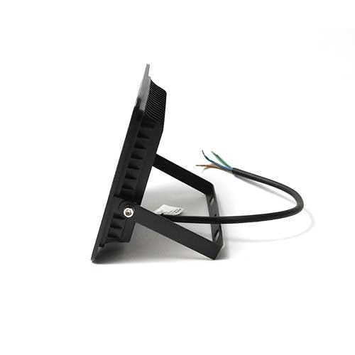 Radiador LED de 30W negro con luz cálida de 3000K e IP66 para fachada y garaje 2