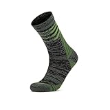 【Confortables et chaudes】 Les chaussettes imperméables en laine mérinos jusqu'aux genoux sont fabriquées à partir de matériaux de haute qualité avec une structure à trois couches, ce qui résout facilement la contradiction entre l'imperméabilité et la respirabilité. et garder vos pieds au sec et en bonne santé. Épais, chaud, élastique et résistant à l'usure. Les chaussettes chaudes conviennent aux froids extrêmes, comme les longues promenades, les travaux en plein air et le ski de fond.