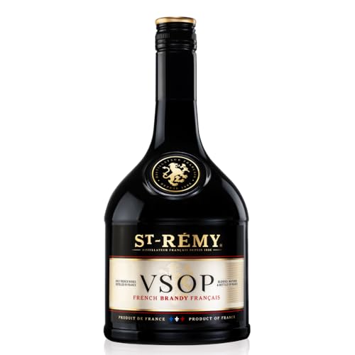 St Rémy VSOP è servito nell'iconica bottiglia dal design elegante