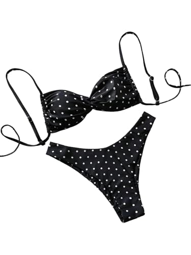 Bas de bikini torsadé et haut à pois pour un maillot de bain rétro chic