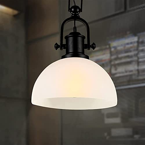 Plafonnier de style industriel avec suspension élégante en fer forgé