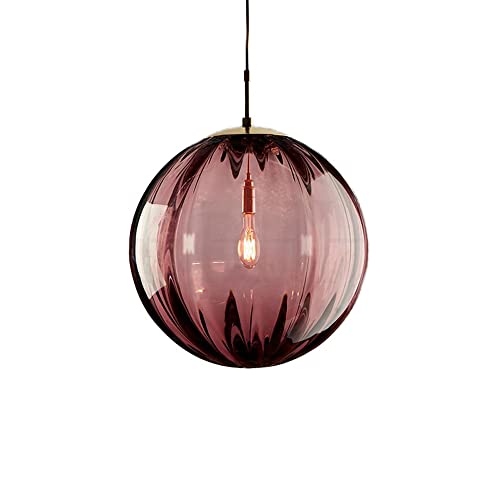 Chandelier Nordique crée une ambiance cocooning dans la chambre