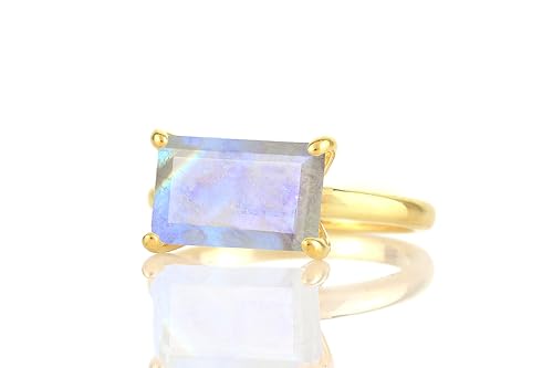 Bague pierre de lune rectangulaire pour sublimer vos tenues bohèmes au quotidien