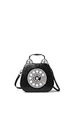 Esclusiva, audace e profondamente iconica: la borsa a forma di telefono della linea Temi è un manifesto della creatività Braccialini. Questo capolavoro di pelletteria handmade trasforma un oggetto d'uso quotidiano in una scultura da indossare, celebrando il fascino rétro delle comunicazioni d'epoca con un twist contemporaneo.