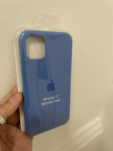 Coque iPhone 11 silicone bleu évitant les rayures grâce à la microfibre