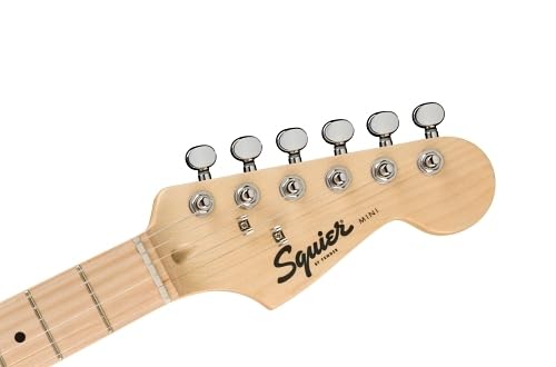Pack guitare électrique Fender FSR Squier Electric Mini Stratocaster, bleu Daphné, idéal pour les débutants. Comprend un ampli, un câble, une sangle, des médiators et un accordeur à pince.