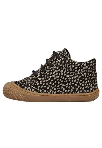 Chaussures premiers pas en suède pour éviter les chutes de bébé