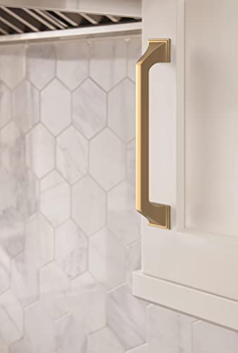 Tirador de cajón Amerock Exceed para transformar tu cocina moderna 4