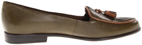 Image of Trotters Women's Leana Loafer Flat