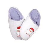 MATERIAL Y TAMAÑO: Estas pantuflas están fabricadas de suave algodón y poliéster, con el exterior de color blanco, mientras que el interior está acolchado con un revestimiento afelpado de color gris. Todo esto junto con la suela antideslizante, las convierten en las mejores pantuflas del mundo. Serán tu prenda favorita y tus mejores aliadas en los días de invierno. En cuanto a las medidas de estas zapatillas de estar por casa son de 26 cm x 11,5 cm y se corresponden con la talla 36-38.