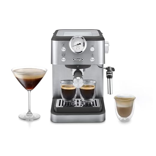 PowerBank De'Longhi Classic EM450.M, Macchina da Caffè Manuale con Schiumatore, Macchina Espresso Barista, Ugello per Cappuccino, Filtro Doppia Parete, 15bar, Tazze Fino 13cm, Acciaio Inossidabile/Metallo