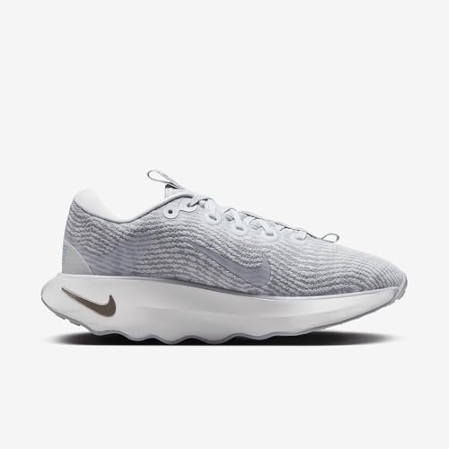 Nike Women's Motiva Photon Dust/Photon Dust/Light Smoke Grey 7 Medium