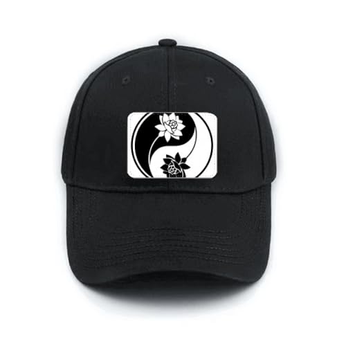 Casquette noire et blanche réglable pour vos sorties urbaines