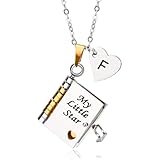 Design créatif : ce joli collier livre comporte un pendentif personnalisable de 7 pages qui s'ouvre comme un vrai livre, parfait pour graver des messages chaleureux et exprimer l'amour sincère des parents. Un cadeau personnalisé idéal pour les anniversaires, les remises de diplômes ou les occasions spéciales.